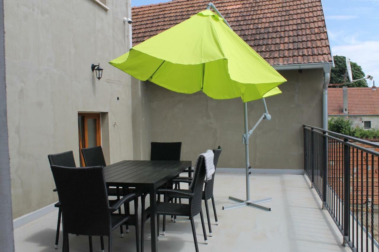 "U Capa" Krasny Apartman V Sedleci เซดเลซ ภายนอก รูปภาพ