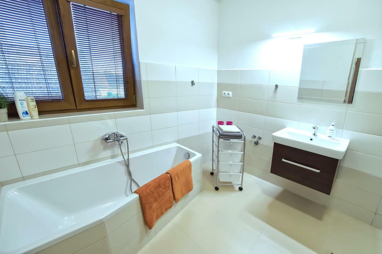 "U Capa" Krasny Apartman V Sedleci เซดเลซ ภายนอก รูปภาพ